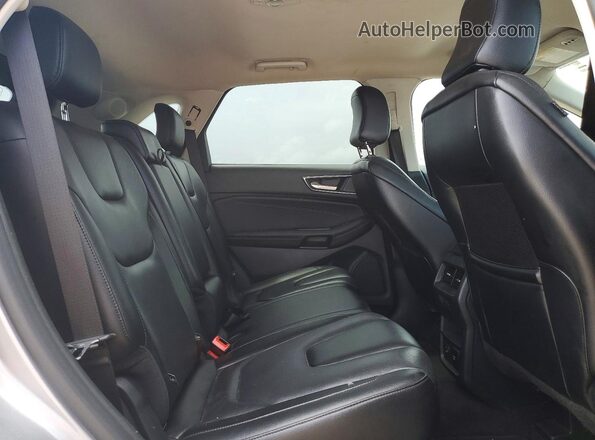 2FMPK4K91NBA55070 2022 FORD EDGE Silver Widok wnętrza z tyłu