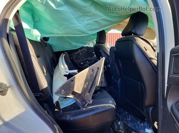 2FMPK4K94LBB36027 2020 FORD EDGE White Widok wnętrza z tyłu