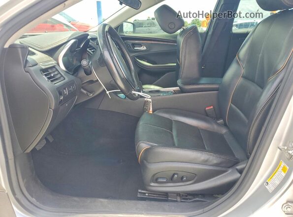 2G1105S37L9101872 2020 CHEVROLET IMPALA Серебряный Вид салона спереди