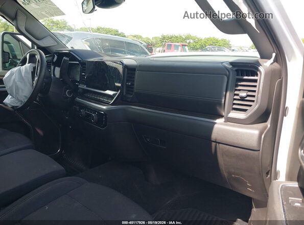 2GC1KNEYXT1158431 2026 CHEVROLET SILVERADO White Widok wnętrza z przodu