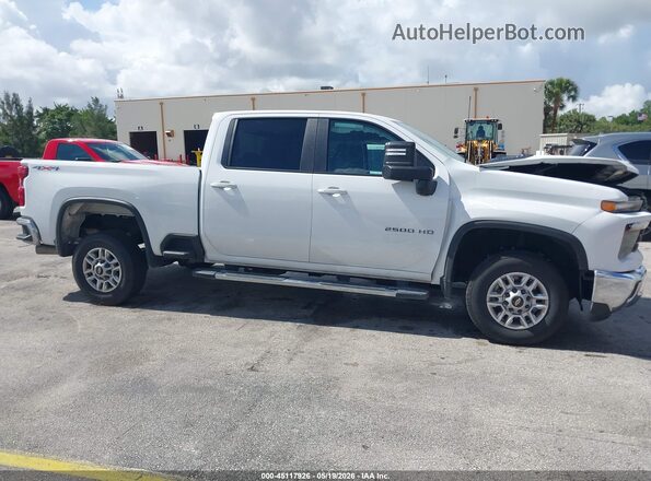 2GC1KNEYXT1158431 2026 CHEVROLET SILVERADO White Widok wnętrza z tyłu