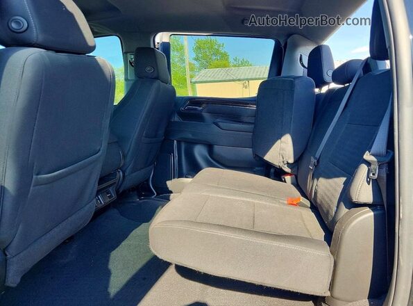 2GC4YTE73R1176706 2024 CHEVROLET SILVERADO Black Rear seats view