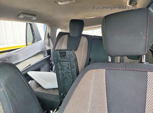 2GKALMEK1H6142443 2017 GMC TERRAIN Silver Vista de los asientos traseros