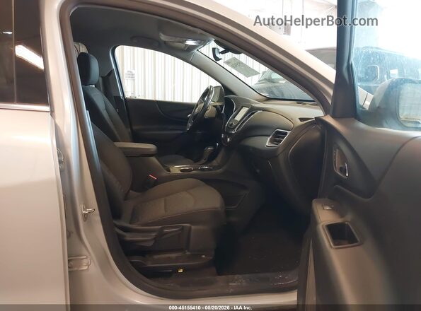 2GNAXJEV7J6236459 2018 CHEVROLET EQUINOX Серебряный Вид салона спереди