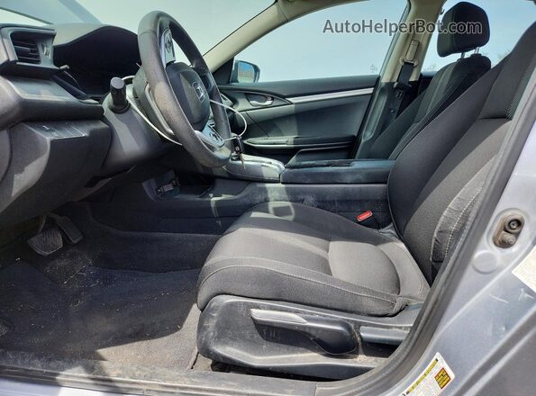 2HGFC2F51JH553755 2018 HONDA CIVIC Серебряный Вид салона спереди