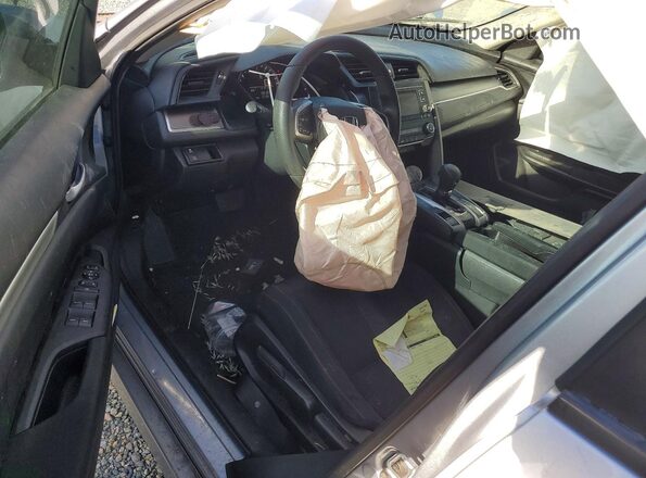 2HGFC2F53JH557256 2018 HONDA CIVIC Silver Widok deski rozdzielczej