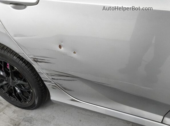 2HGFC2F55JH546596 2018 HONDA CIVIC Silver 