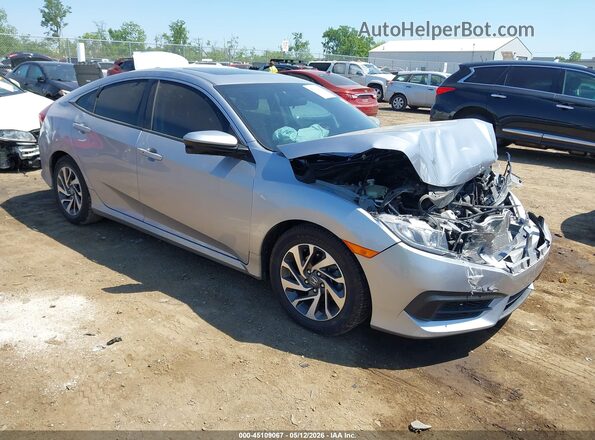 2HGFC2F75JH533090 2018 HONDA CIVIC Silver Front right