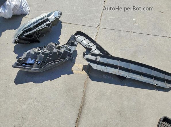 2HGFC3B73JH356745 2018 HONDA CIVIC Black Engine compartment view