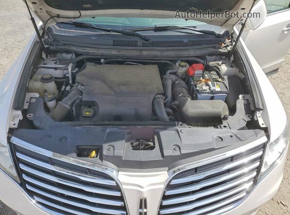 2LMHJ5AT0KBL02458 2019 LINCOLN MKT White Вид підкапотного простору