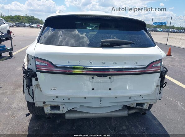 2LMPJ6J91LBL33497 2020 LINCOLN NAUTILUS White Widok z przodu