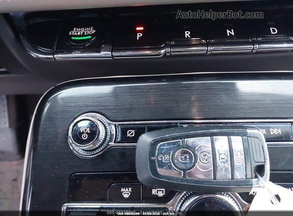 2LMPJ6J97NBL14441 2022 LINCOLN NAUTILUS White Vista del salpicadero
