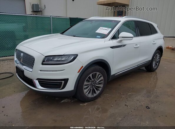 2LMPJ6J98LBL26966 2020 LINCOLN NAUTILUS Белый Передняя левая четверть