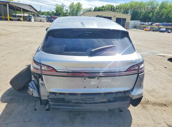 2LMPJ8J95MBL13847 2021 LINCOLN NAUTILUS Silver Widok z tyłu