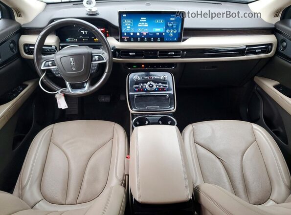 2LMPJ8K93NBL02944 2022 LINCOLN NAUTILUS Черный Вид панели приборов