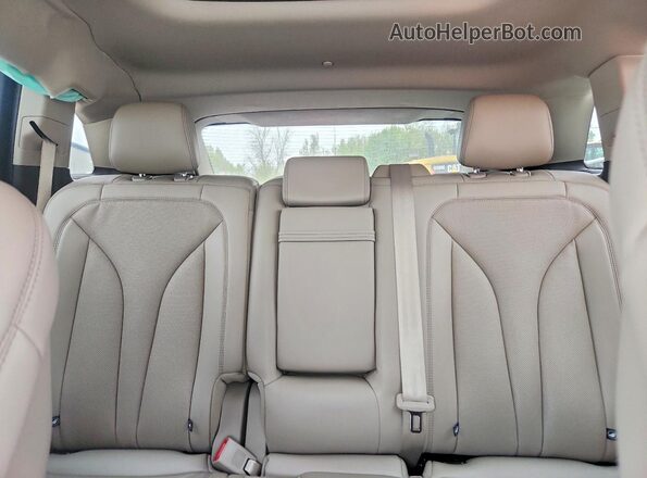 2LMPJ8KP9PBL21029 2023 LINCOLN NAUTILUS Beige Vista de los asientos traseros