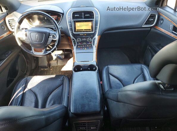 2LMPJ8L95KBL33977 2019 LINCOLN NAUTILUS Угольный Вид панели приборов