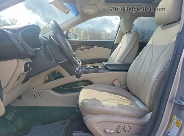 2LMPJ8LP2KBL40447 2019 LINCOLN NAUTILUS Silver Widok wnętrza z przodu