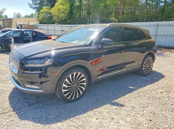 2LMPJ9JP6PBL24364 2023 LINCOLN NAUTILUS Черный Передняя левая четверть