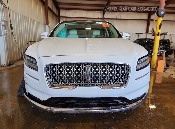 2LMPJ9JPXMBL05862 2021 LINCOLN NAUTILUS White Widok z przodu