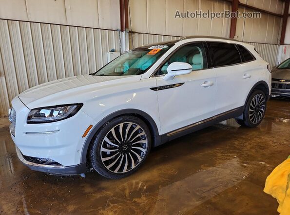 2LMPJ9JPXMBL05862 2021 LINCOLN NAUTILUS White Przód lewy