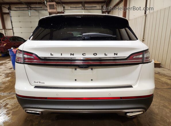 2LMPJ9JPXMBL05862 2021 LINCOLN NAUTILUS White Widok z tyłu