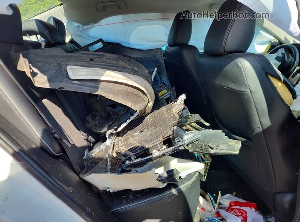 2T1BURHE0GC610675 2016 TOYOTA COROLLA White Widok tylnych siedzeń