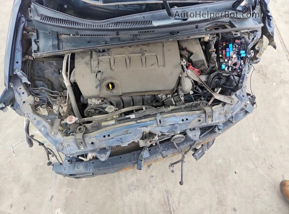 2T1BURHE0JC980404 2018 TOYOTA COROLLA Blue Вид задньої частини салону