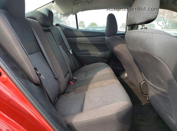 2T1BURHE0KC150071 2019 TOYOTA COROLLA Red Widok tylnych siedzeń