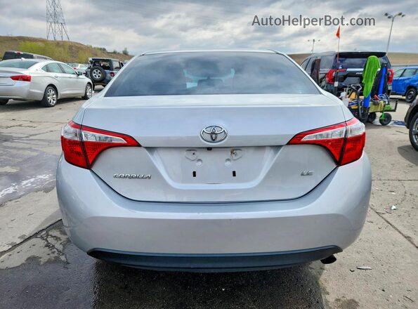 2T1BURHE1GC640980 2016 TOYOTA COROLLA Серебряный Вид сзади