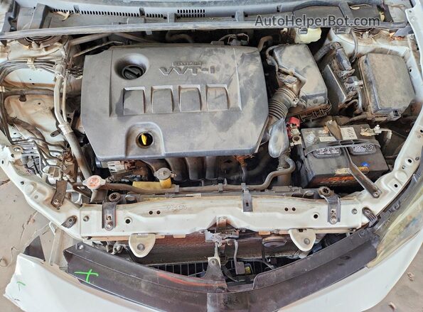 2T1BURHE1HC860458 2017 TOYOTA COROLLA Белый Вид задней части салона