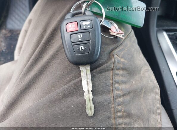 2T1BURHE1HC896330 2017 TOYOTA LL Серый Вид панели приборов