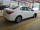 2018 Toyota Corolla Le White vin: 2T1BURHE1JC090672