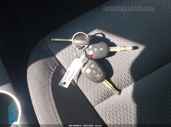 2T1BURHE1KC201951 2019 TOYOTA LL Белый Вид панели приборов