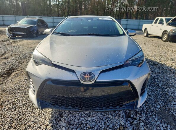 2T1BURHE2HC828618 2017 TOYOTA COROLLA Серебряный Вид спереди