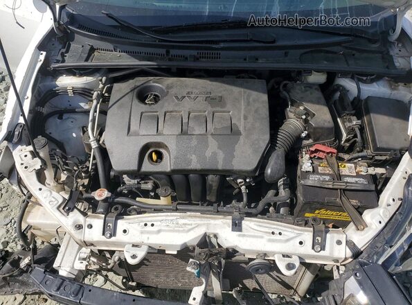 2T1BURHE2JC988181 2018 TOYOTA COROLLA Белый Вид задней части салона