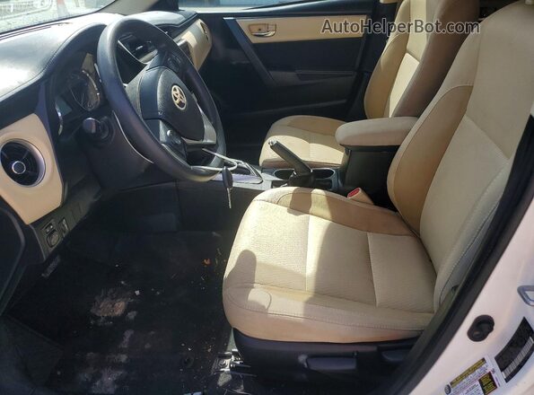 2T1BURHE2JC988181 2018 TOYOTA COROLLA Белый Вид салона спереди