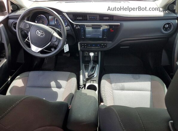 2T1BURHE2KC139878 2019 TOYOTA LL Серебряный Вид панели приборов