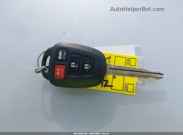 2T1BURHE3GC502812 2016 TOYOTA LL Черный Вид панели приборов