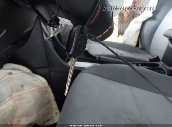 2T1BURHE3HC811438 2017 TOYOTA LL Серебряный Вид панели приборов