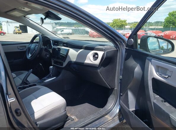 2T1BURHE3JC121114 2018 TOYOTA COROLLA Gray Widok wnętrza z przodu