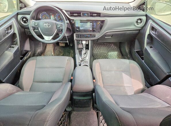 2T1BURHE6HC884724 2017 TOYOTA COROLLA Белый Вид панели приборов