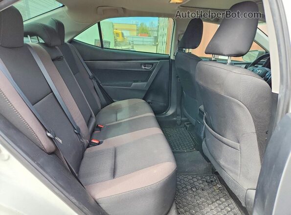 2T1BURHE6HC884724 2017 TOYOTA COROLLA Белый Вид задних сидений