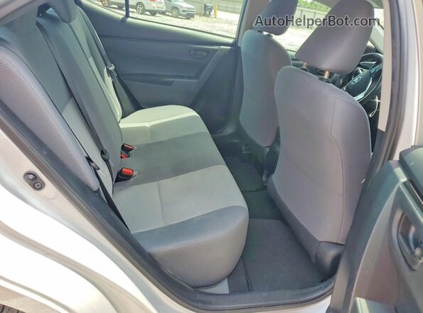 2T1BURHE7HC780212 2017 TOYOTA COROLLA Серебряный Вид задних сидений