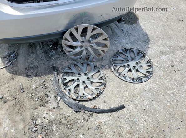 2T1BURHE7HC807943 2017 TOYOTA COROLLA Silver ძრავის განყოფილების ხედი