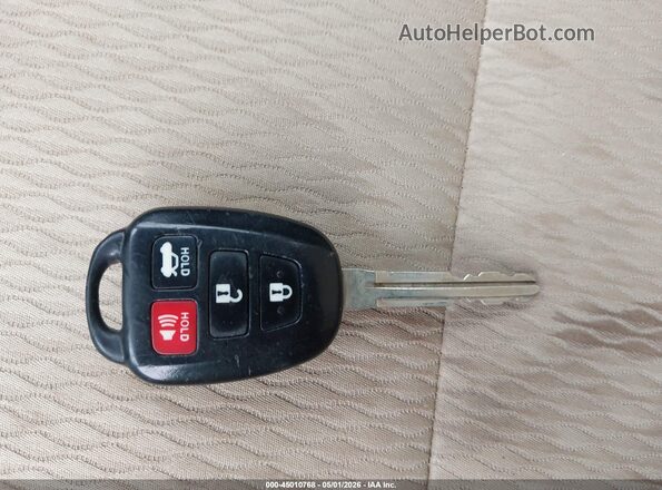 2T1BURHE7JC986734 2018 TOYOTA LL Красный Вид панели приборов