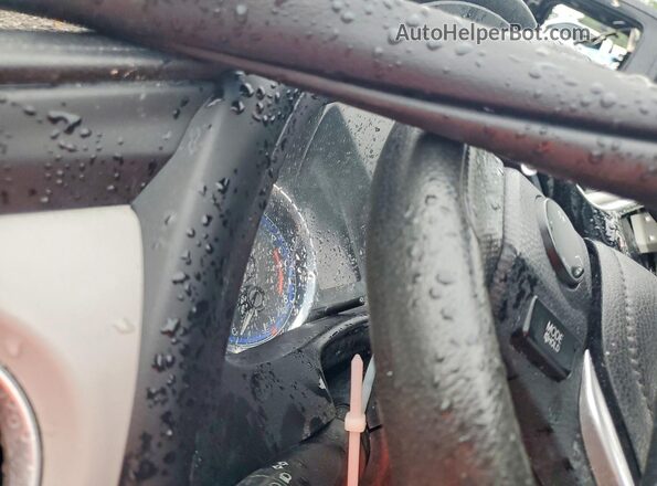 2T1BURHE8JC085694 2018 TOYOTA COROLLA Серебряный Вид щитка приборов