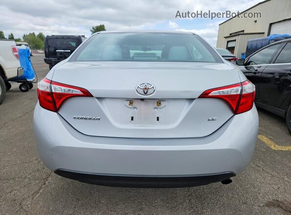 2T1BURHE9GC497146 2016 TOYOTA COROLLA Серебряный Вид сзади