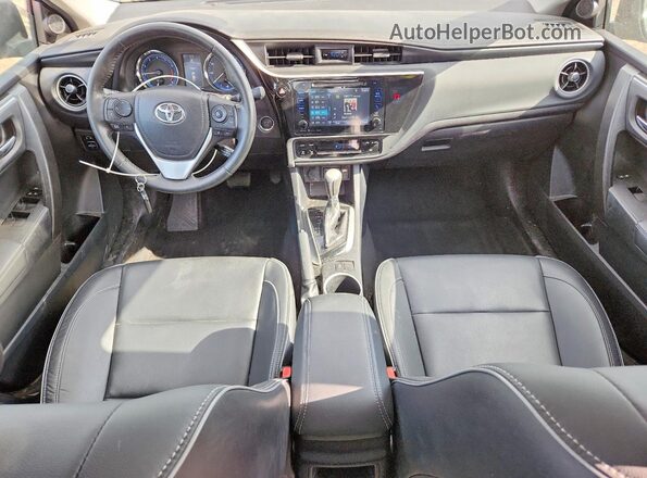 2T1BURHE9JC974651 2018 TOYOTA COROLLA Серый Вид панели приборов