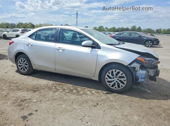 2T1BURHE9JC983561 2018 TOYOTA LL Серебряный Передняя правая четверть
